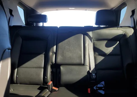 2020 Chevrolet Equinox Premier z USA, uszkodzony, nr VIN 2GNAXXEV0L6121661